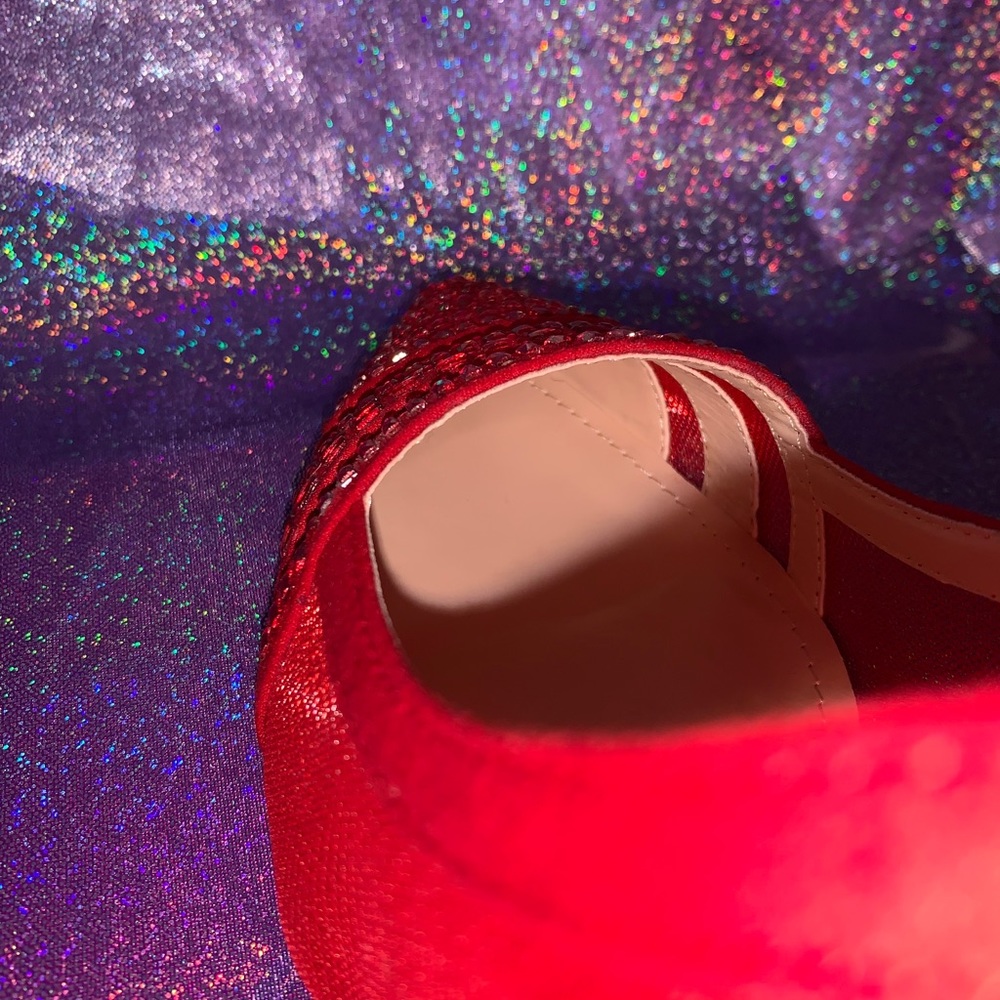 Red Rhinestone Heels 👠 - Picture 4 of 4